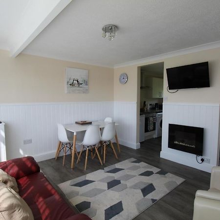 Relaxing Chalet On Popular California Sands Short Stroll To Beach, Nr Norfolk Broads & Great Yarmouth Scratby 외부 사진