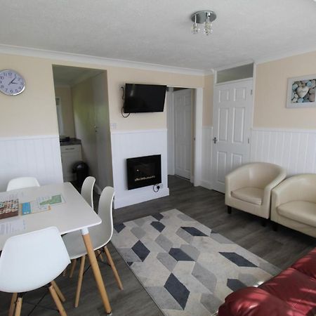 Relaxing Chalet On Popular California Sands Short Stroll To Beach, Nr Norfolk Broads & Great Yarmouth Scratby 외부 사진