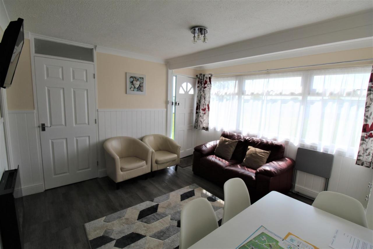 Relaxing Chalet On Popular California Sands Short Stroll To Beach, Nr Norfolk Broads & Great Yarmouth Scratby 외부 사진